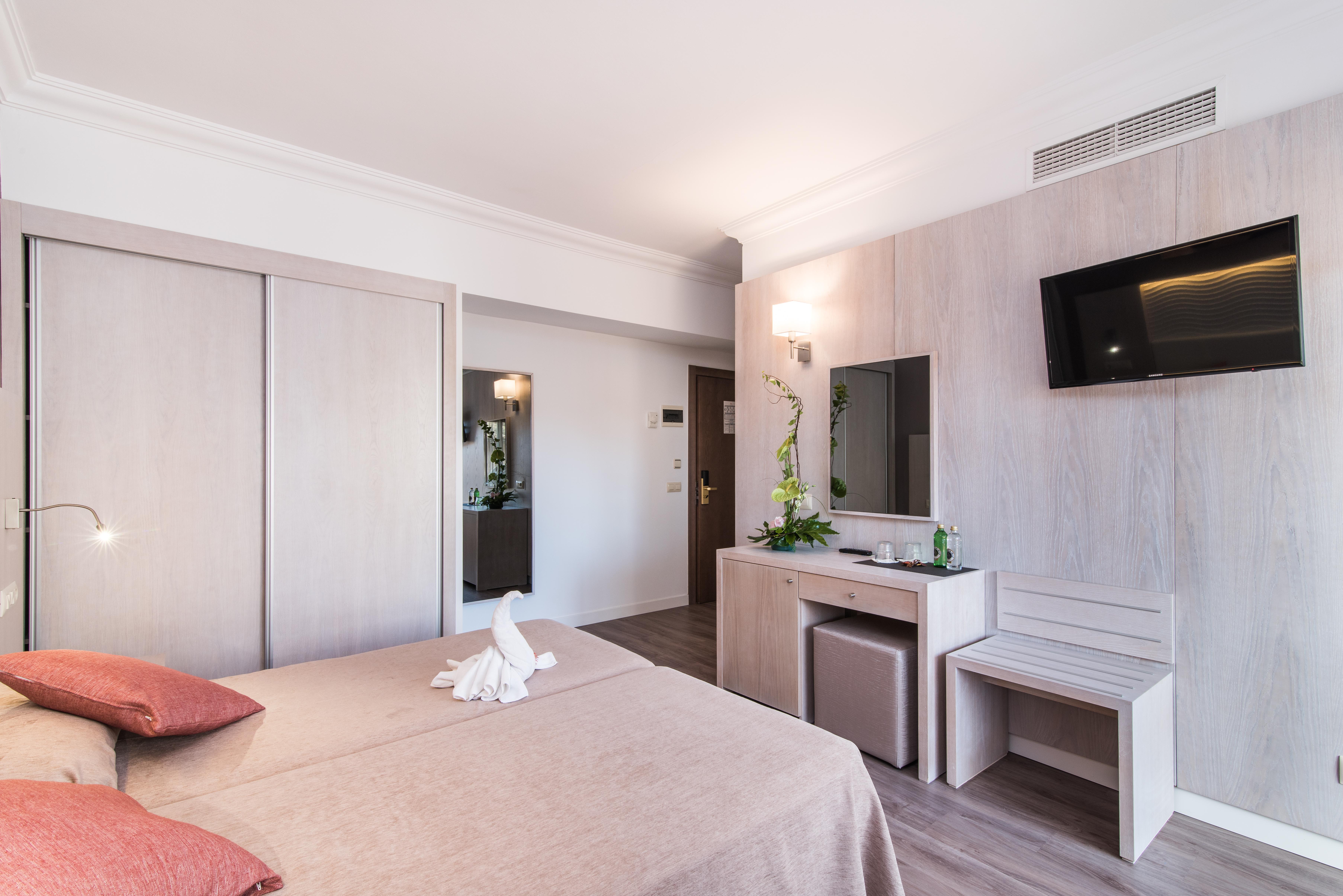 Hotel Baviera Кала Ратьяда Экстерьер фото
